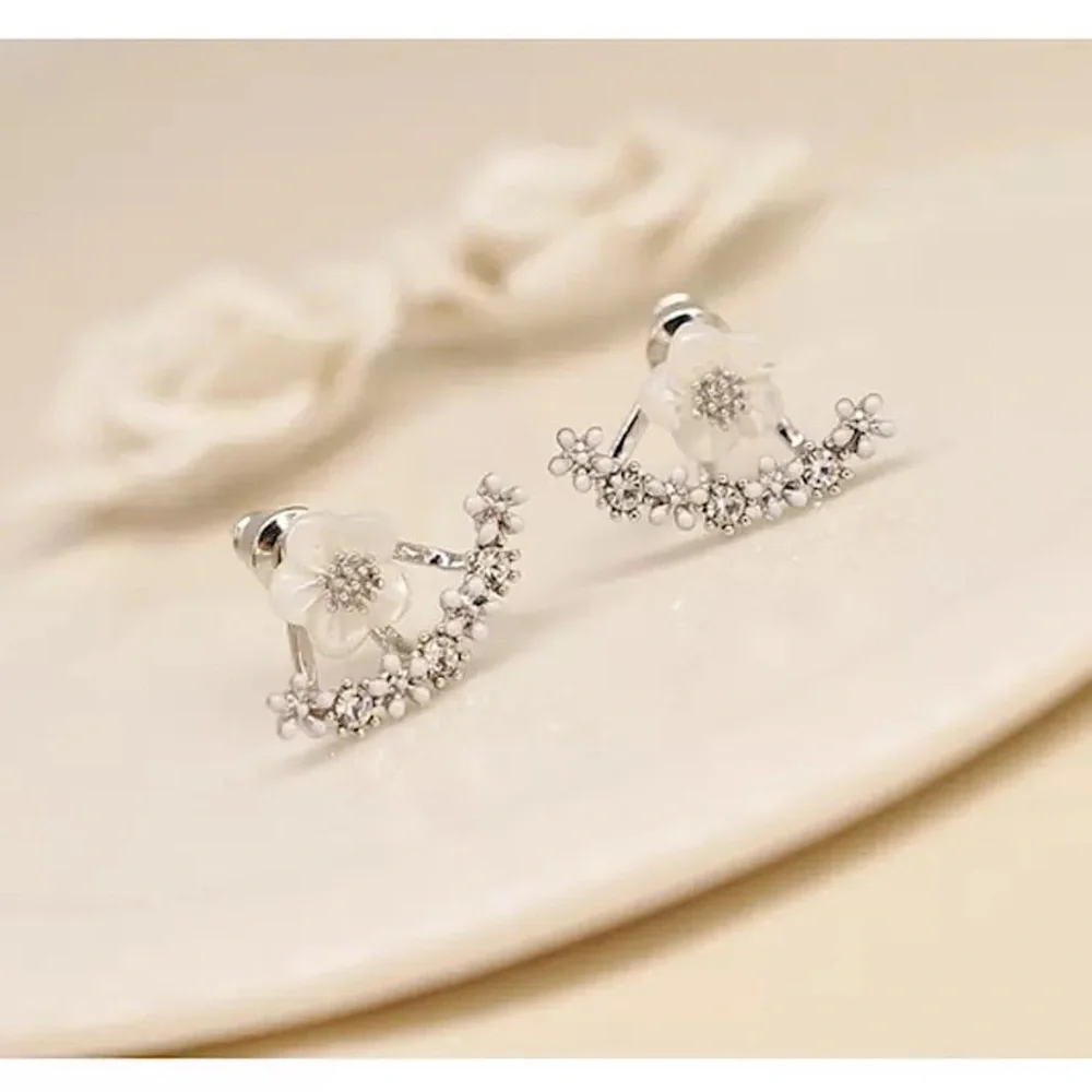 “Spring Fling” Floral Diamond Climber/Crawler Hippie Dainty Simple Cute Earrings - Picture 5 of 6